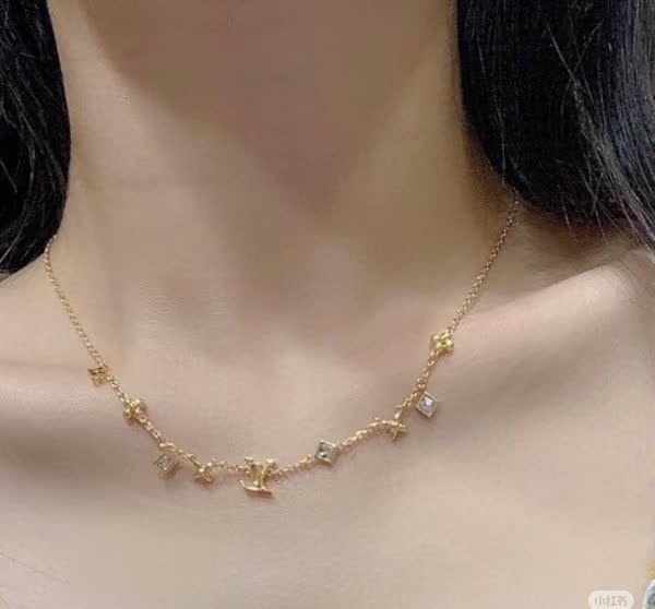 Louis Vuitton Gold Tone Diamond Necklace Louis Vuitton Gold Tone Diamond Necklace